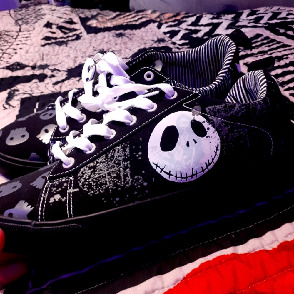 Noghtmare before Christmas shoes "glow in the dark". womens 11